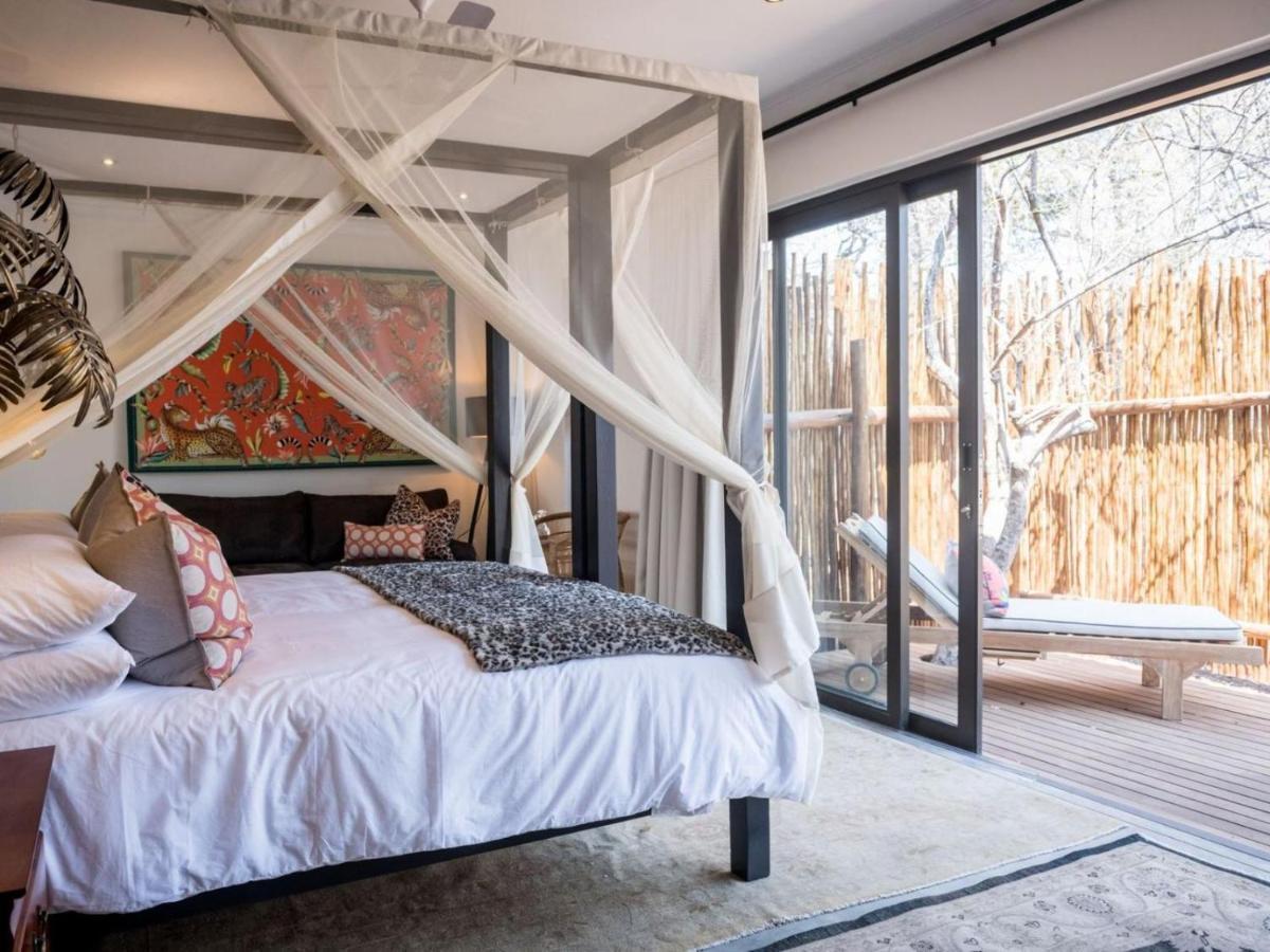 Safari Moon Luxury Bush Hotel