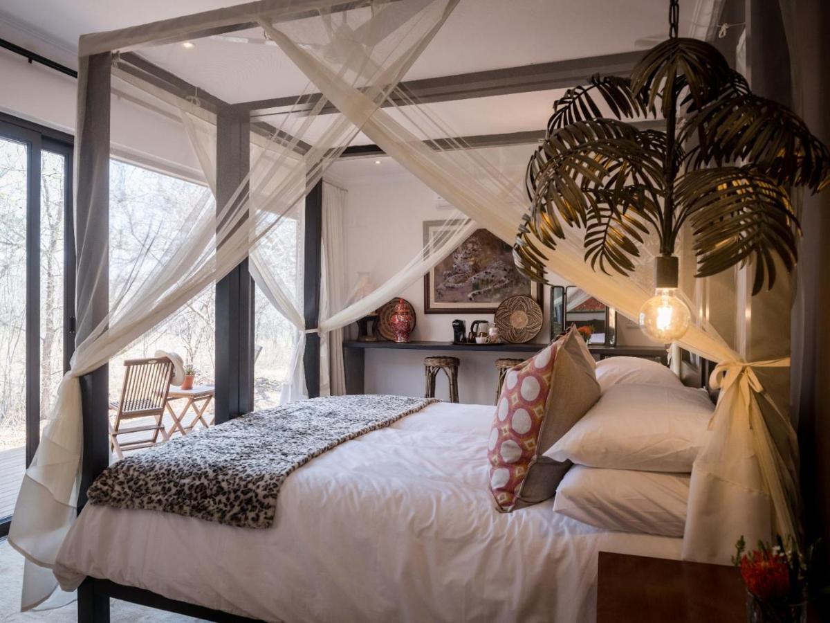 Safari Moon Luxury Bush